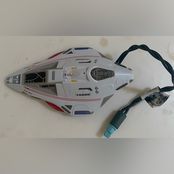 Hallmark Keepsake Ornament Delta Flyer - Picture 3 of 4